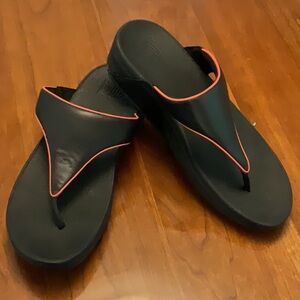 FitFlop Lulu Black Leather Sandals size 8